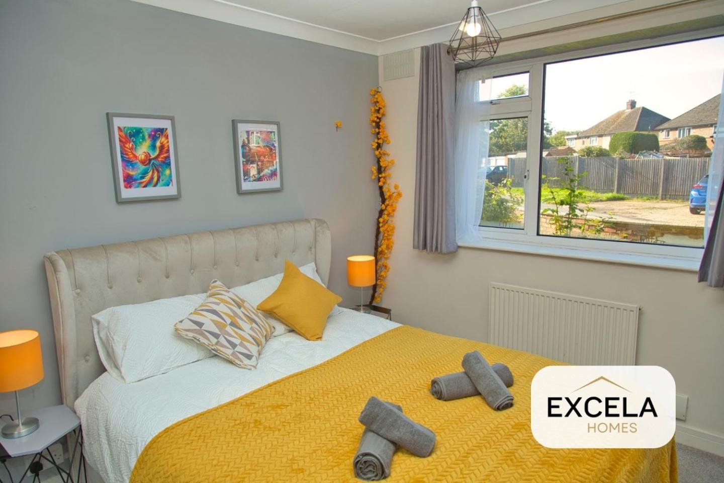 Potter's Cove In Watford - Walk To The Apartment